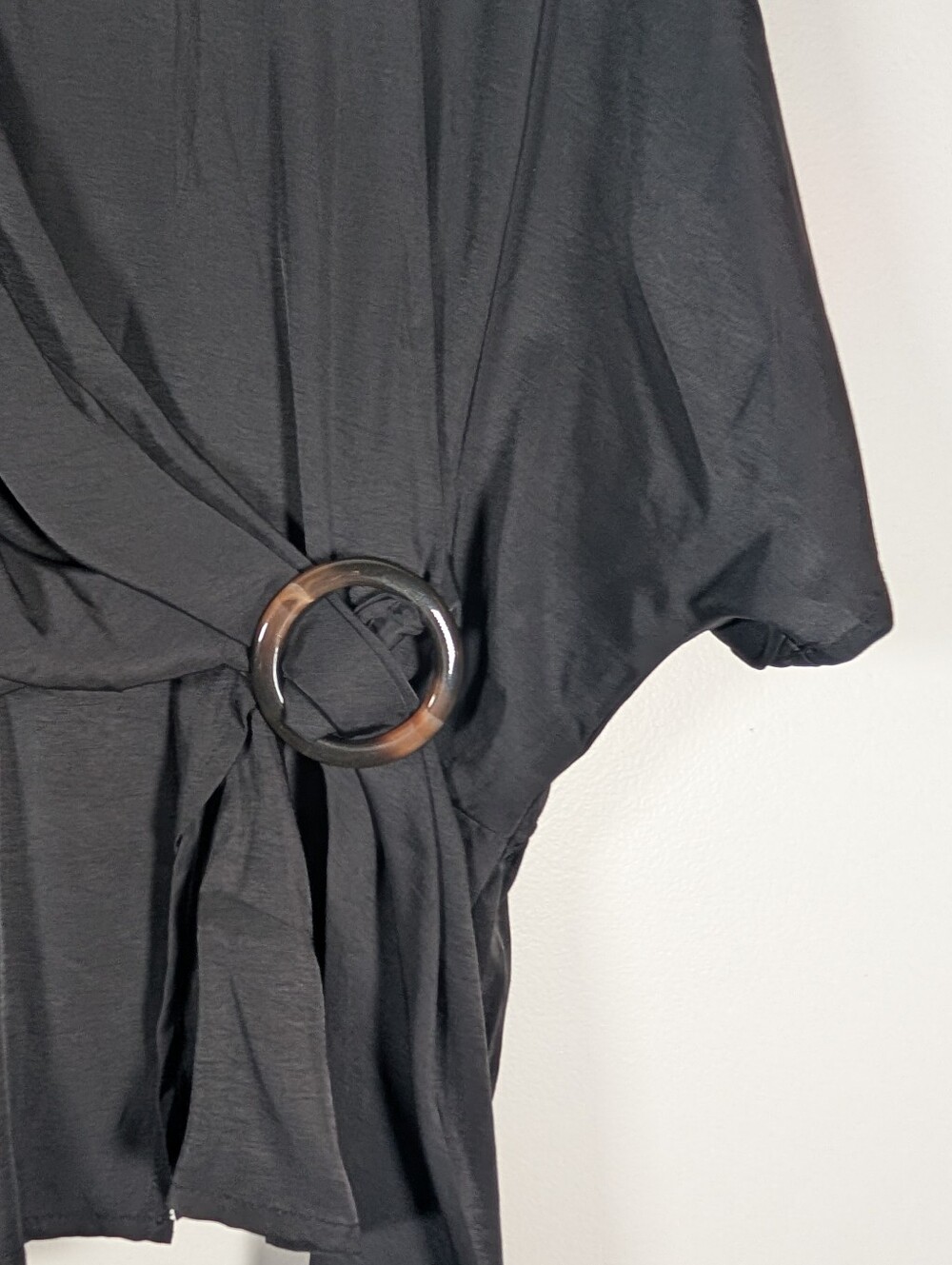 Black Belted Women’s Top By L.N.V. 2x - Picture 3 of 7